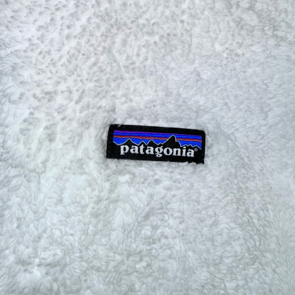 PATAGONIA White fur vest women’s size xl fleece jacket - Picture 12 of 17